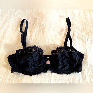 Victoria Secret - black underwire lace bra in size 32C